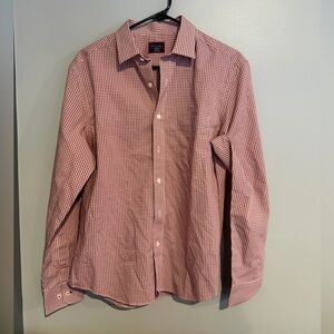 Untuckit men’s button down shirt